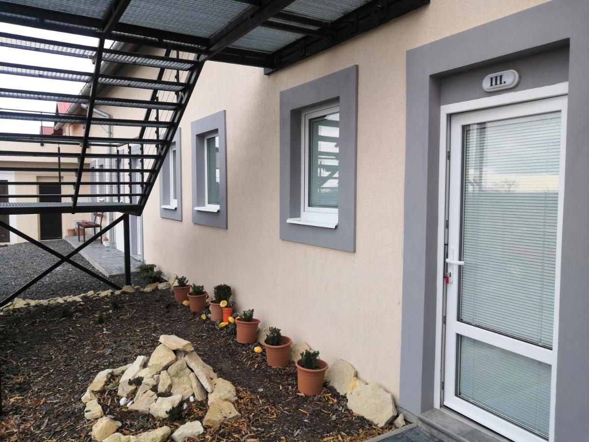 Vehlovice Apartments Melnik Exterior foto